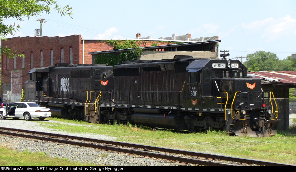 KLWX 6005 / GP40-2  & KLWX 9628 / GP40-2LW